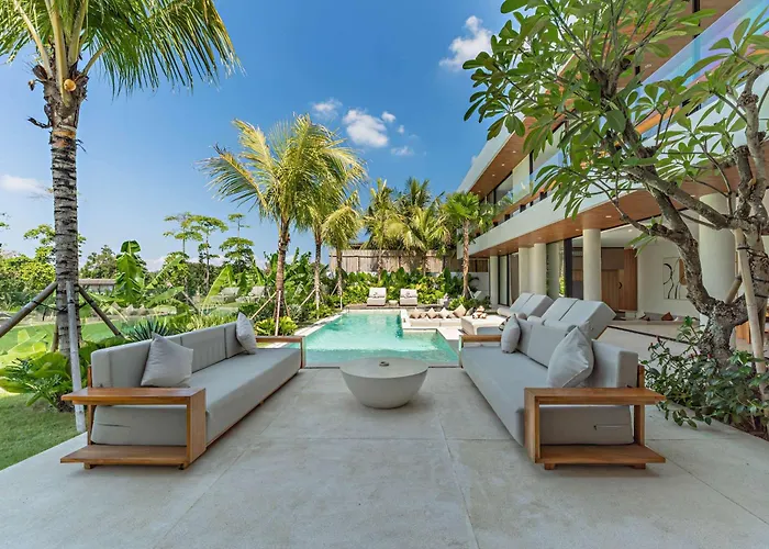 Villa Brand New Jade Luxury 5br - Private Pool Jacuzzi And Rooftop In Berawa Canggu