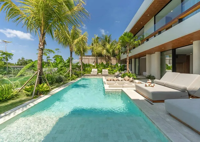 Brand New Jade Luxury 5br - Private Pool Jacuzzi And Rooftop In Berawa Canggu