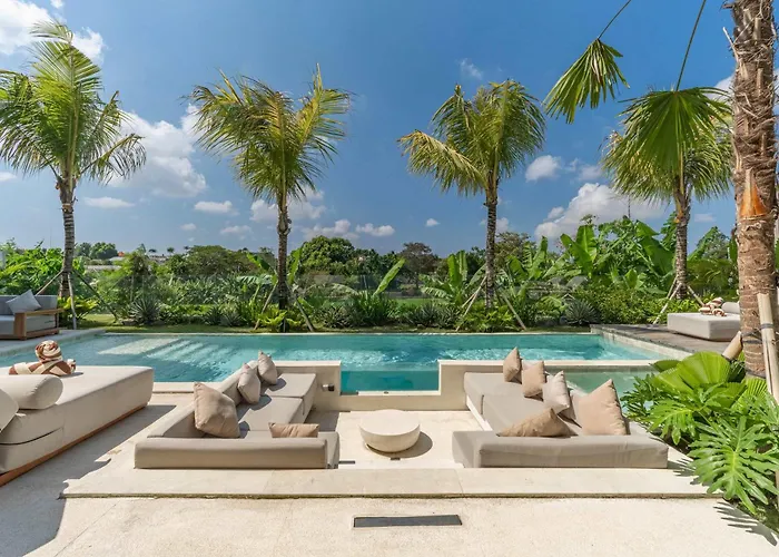 Brand New Jade Luxury 5br - Private Pool Jacuzzi And Rooftop In Berawa Villa Canggu