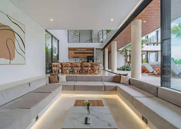 Villa Brand New Jade Luxury 5br - Private Pool Jacuzzi And Rooftop In Berawa Canggu