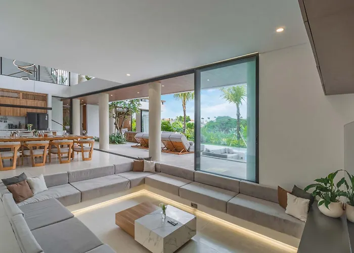 Brand New Jade Luxury 5br - Private Pool Jacuzzi And Rooftop In Berawa Canggu