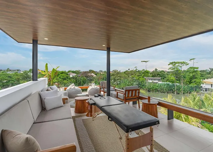 Villa Brand New Jade Luxury 5br - Private Pool Jacuzzi And Rooftop In Berawa Canggu