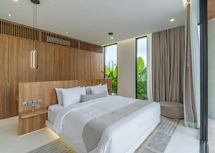Villa Brand New Jade Luxury 5br - Private Pool Jacuzzi And Rooftop In Berawa *