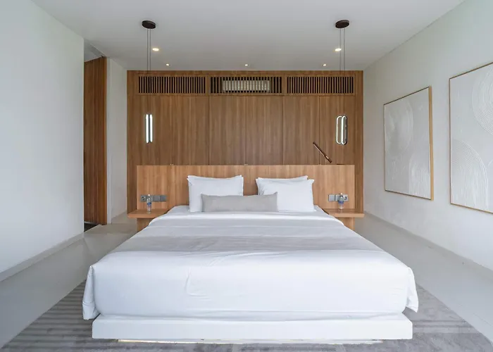 Brand New Jade Luxury 5br - Private Pool Jacuzzi And Rooftop In Berawa Villa Canggu